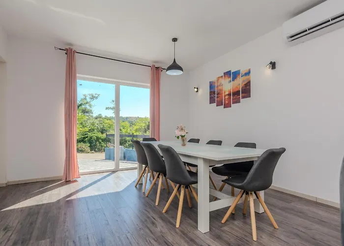 Vikendica Family Friendly House With A Swimming Pool - Lozice, - 23513 *