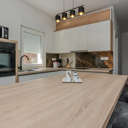 Family Friendly House With A Swimming Pool - Lozice, - 23513 *