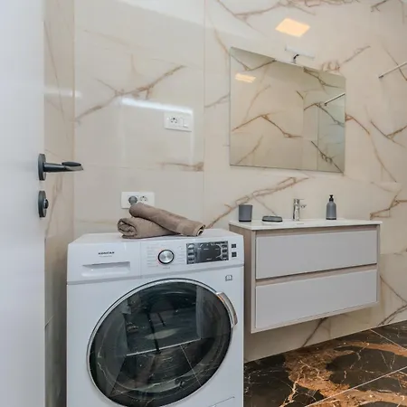 Family Friendly House With A Swimming Pool - Lozice, - 23513 Vir