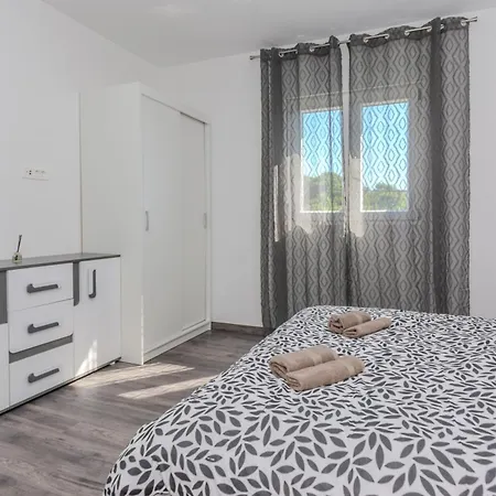 Family Friendly House With A Swimming Pool - Lozice, - 23513 Vir