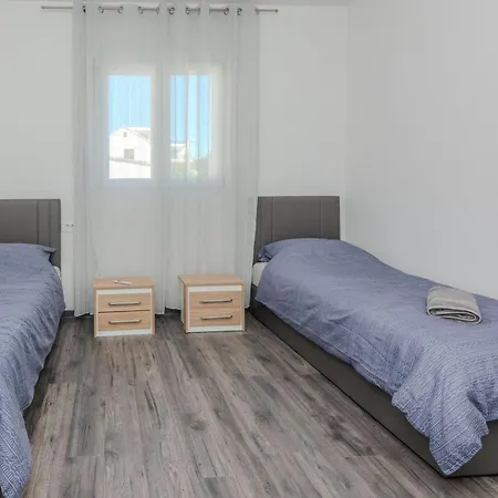 Family Friendly House With A Swimming Pool - Lozice, - 23513 * Vir