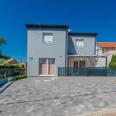 Family Friendly House With A Swimming Pool - Lozice, - 23513 Holiday home
