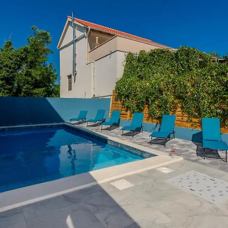 Holiday home Family Friendly House With A Swimming Pool - Lozice, - 23513