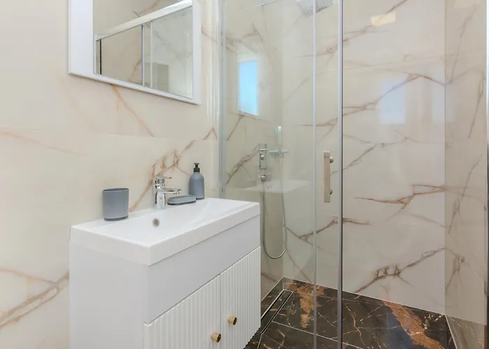 Family Friendly House With A Swimming Pool - Lozice, - 23513 * Вир