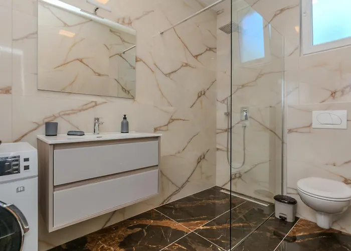 Family Friendly House With A Swimming Pool - Lozice, - 23513 * Вир