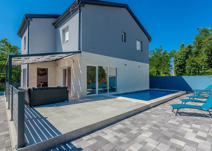 Family Friendly House With A Swimming Pool - Lozice, - 23513 Дом отдыха Вир